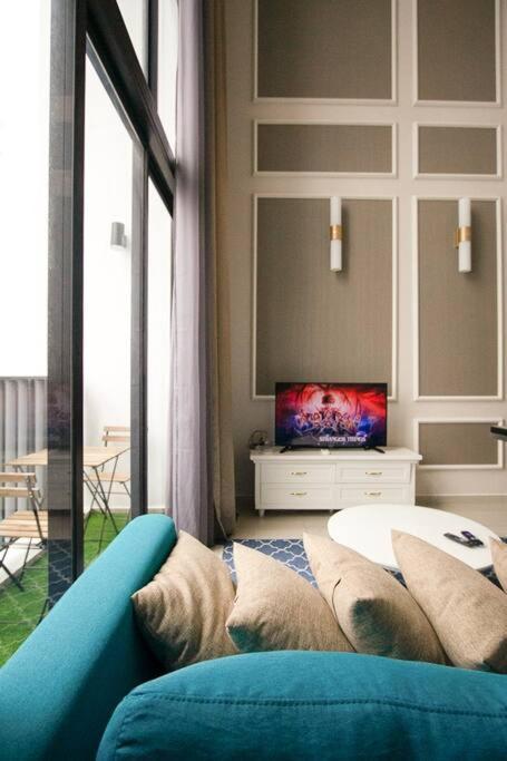 Luxury Penthouse Icity Near Mall & Themepark Free Parking *