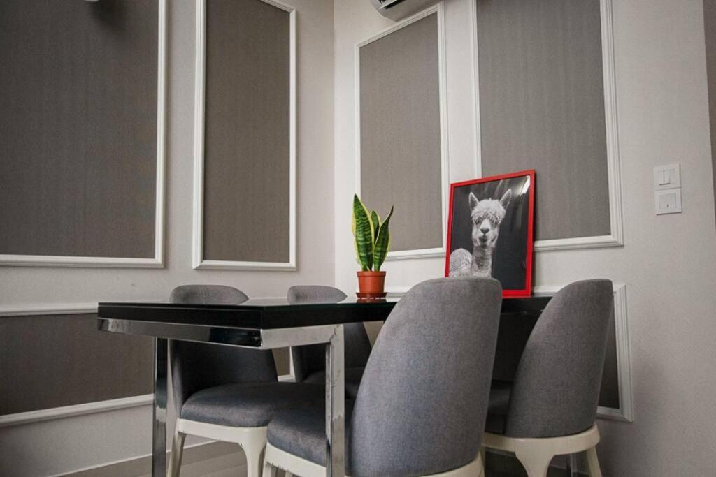 Luxury Penthouse Icity Near Mall & Themepark Free Parking Apartment *